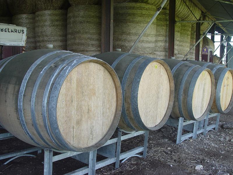 ghinni 050-winery-storedbarrels.jpg